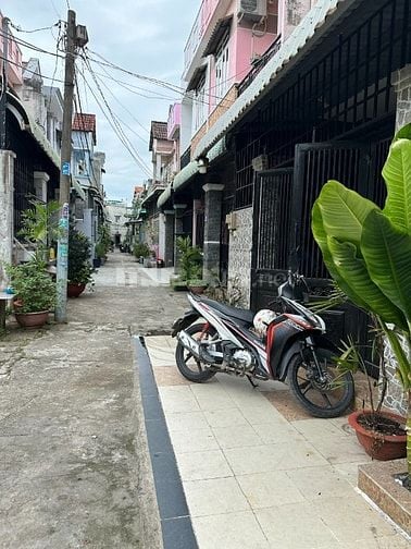 Cho thuê nhà 5.5x10m P.Long Trường, Q9, ngay trung tâm, KV an ninh