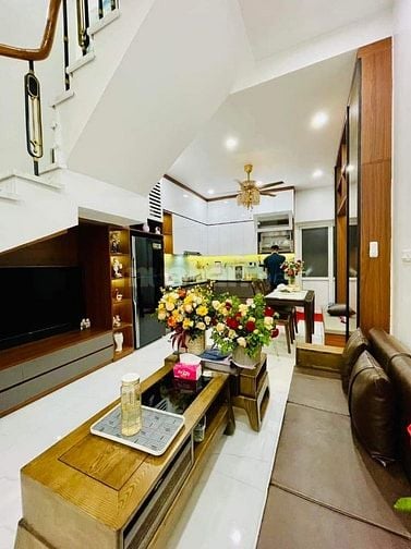 Bán nhà Hồ Tùng Mậu. Dt 42m2x 7Tầng, tháng máy, ngõ thông, kinh doanh