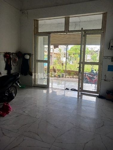 Bán nhà ngộp DT khủng : 4,5X18m 1T+1 lầu 3pn ,2ws đường 5m bê tông