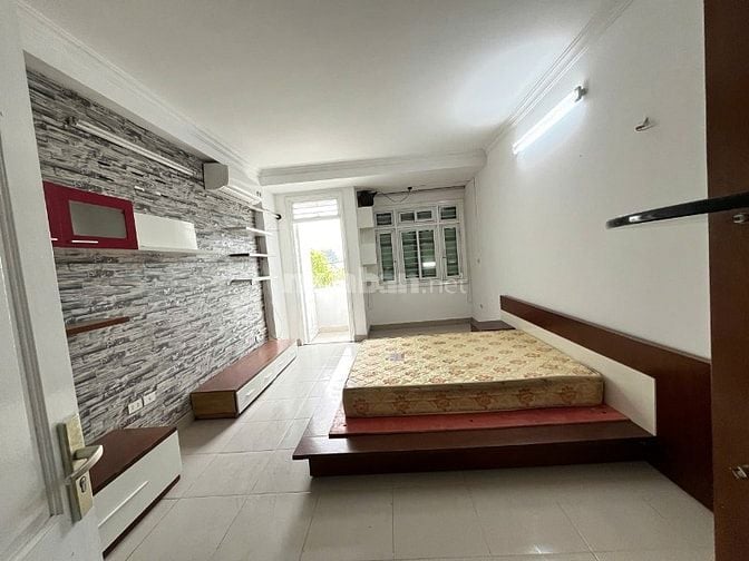 Phòng ban công khép kín,ban công 25m2 đủ đồ chỉ 3 triệu tại Ngã Tư Sở