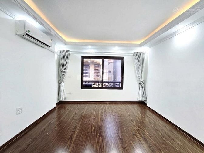 Cần bán nhà ở Hoàng Cầu, Đống Đa, 60m2 6 tầng mặt tiền 5m giá 8,5 tỷ