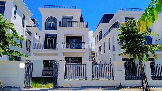 Bán Biệt Thự  Đẹp Mê Linh 300m2x 4 tầng Mặt Tiền 10m view công viên Gi