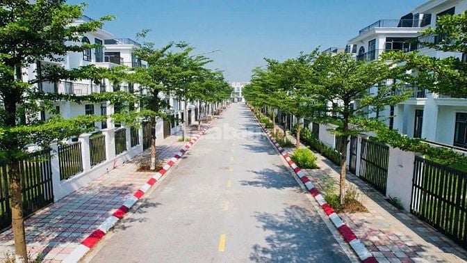 Bán Biệt Thự  Đẹp Mê Linh 300m2x 4 tầng Mặt Tiền 10m view công viên Gi