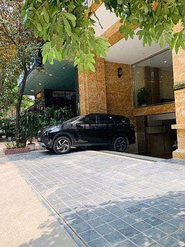 Cho thuê tòa văn phòng 8T 1 hầm 1200m2 sàn khu Duy Tân, Dịch Vọng Hậu