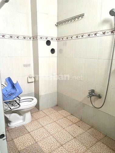 cần bán nhanh căn nhà 80m2 ở Hóc Môn - TP HCM giá 650 triệu.