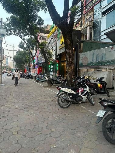 Bán nhà MP, Hoàng Quốc Việt, Q Cầu Giấy, Dt 200 m x 7 T, MT 6,5 m,85tỷ
