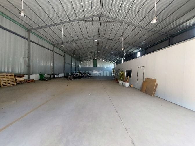CHO THUÊ NHÀ XƯỞNG 500M2 ĐƯỜNG VƯỜN LÀI