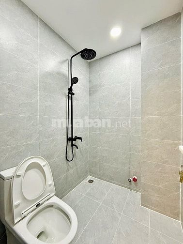 Bán nhà gần sân bay Tân Sơn Nhất 1 trệt 2 lầu nội thất giá 4,86 tỷ TL