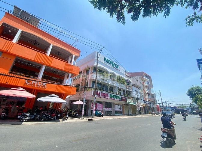 Bán nhà GÓC 2MT 229 Bình Phú, Quận 6 - DTCN 80m2, DTSD 222m2