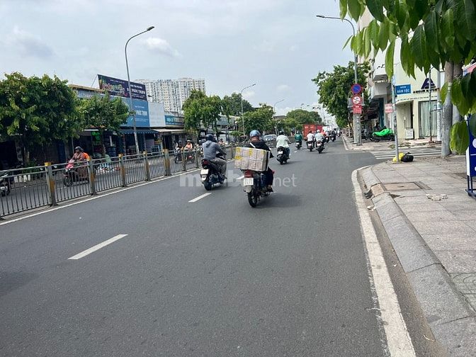 Bán nhà MT 718 Luỹ Bán Bích, 12x35, nở hậu 16M, 81 tỷ