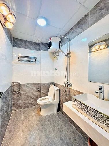 Bán nhà riêng 5 tỷ, 30m2, 5PN, 3WC tại Bát Khối, Long Biên, Hà Nội