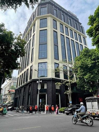 Siêu Phẩm, Bán Mặt Phố  Khúc Thừa Dụ, Thành Thái: 139m2, Mặt tiền 18m