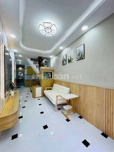 Bán Nhà Bến Vân Đồn, Quận 4. 40m2/1ty440. Đang cho thuê 8 triệu/ tháng