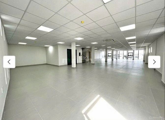 Cho thuê tòa nhà văn phòng mới xây nguyên căn góc Hai mặt tiền