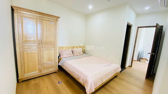 BÁN căn hộ 2PN, view Biển, Hồ, và TTTP. Full nội thất, tầng 18, mát mẻ