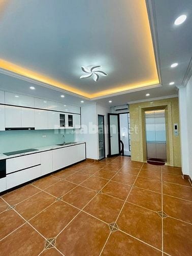 NHANH! NHÀ MỚI TINH THANG MÁY 5 TẦNG, 39M2 PHỐ HÀO NAM, NGÕ Ô TÔ 5 TẠ