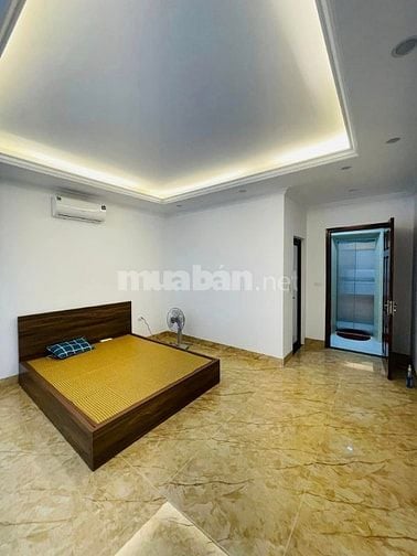 NHANH! NHÀ MỚI TINH THANG MÁY 5 TẦNG, 39M2 PHỐ HÀO NAM, NGÕ Ô TÔ 5 TẠ