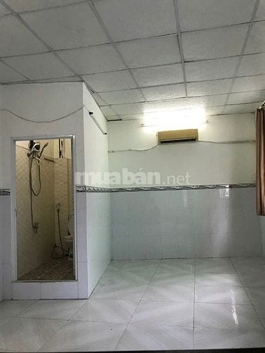 Chính chủ bán nhà đường Lạc Long Quân, Quận 11