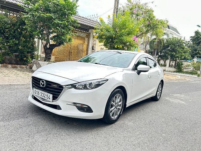 Mazda 3 1.5 sedan Sản xuất 2018 Màu trắng xe cực đẹp 