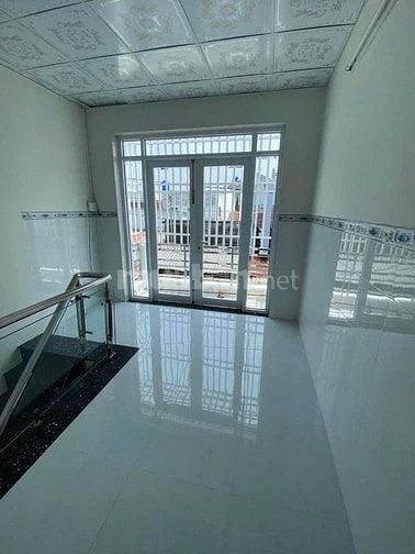 cần bán nhà 1 trệt 1 lầu 55m2 ở Hóc Môn giá 710 triệu.