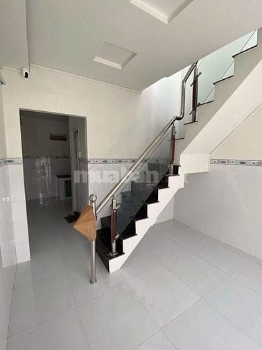 cần bán nhà 1 trệt 1 lầu 55m2 ở Hóc Môn giá 710 triệu.