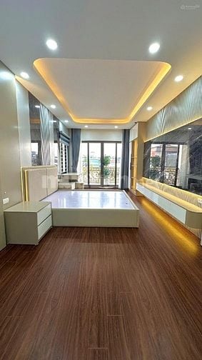 Cần bán nhà ở Huỳnh Thúc Kháng, Láng Hạ, Đống Đa 60m2 7 tầng thang