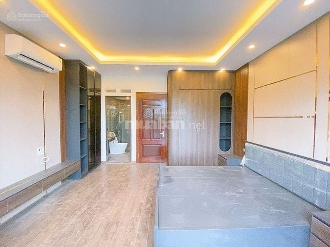 Cần bán nhà ở Huỳnh Thúc Kháng, Láng Hạ, Đống Đa 60m2 7 tầng thang