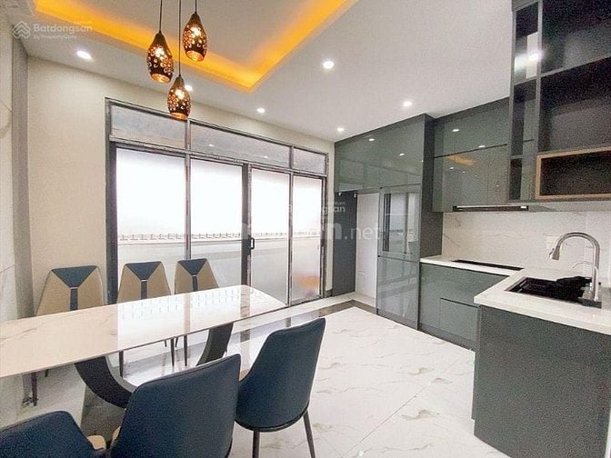 Cần bán nhà ở Huỳnh Thúc Kháng, Láng Hạ, Đống Đa 60m2 7 tầng thang