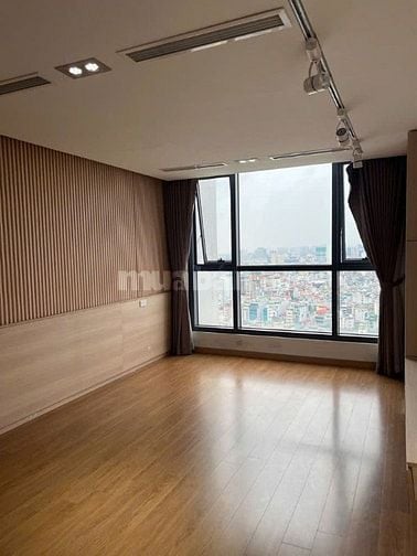 Cho thuê căn duplex 2601 tòa vip Petrowaco 97-99 Láng Hạ tặng nội thất