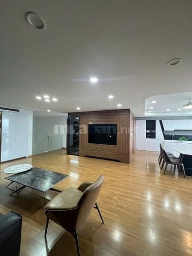 Cho thuê căn duplex 2601 tòa vip Petrowaco 97-99 Láng Hạ tặng nội thất