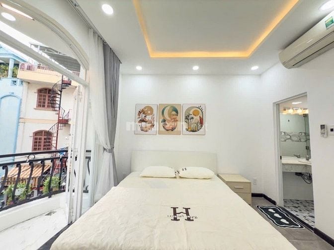 6,95tỷ! Bán nhà HXH 6 tầng khu VIP Phan Xích Long, P3. Gần sân bay, Q1