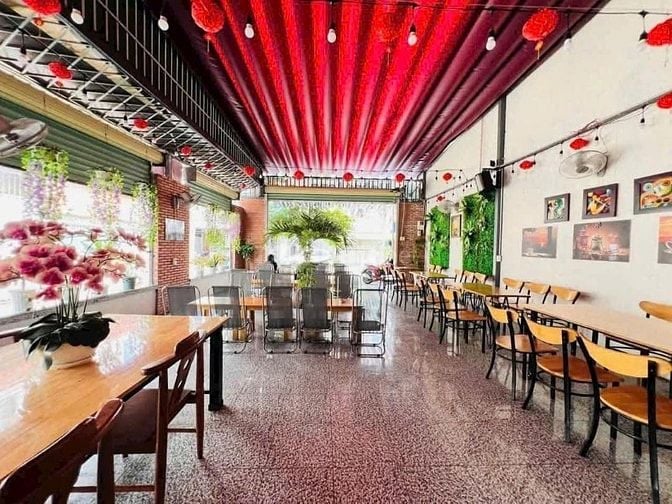 bán nhà CĂN GÓC 2 MẶT TIỀN CAFE, ĐT 6m nở hậu 7,4m  x 20m Lê văn kương