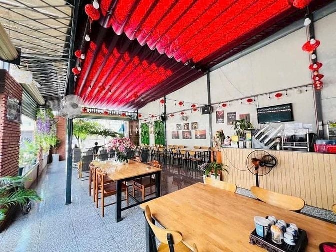 bán nhà CĂN GÓC 2 MẶT TIỀN CAFE, ĐT 6m nở hậu 7,4m  x 20m Lê văn kương