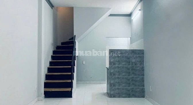 SHR,sát bên q1,hẻm 5m thông,buôn bán xôm,3.2*7.5,nở hậu,trệt lầu,2tlet