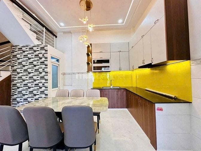 Bán nhà Ký Con, 40m2 (4*10), SHR, hẻm xe hơi 4,5m, 1T1L vị trí đắc địa