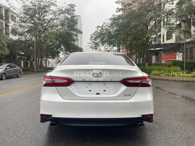 Toyota Camry 2.5Q 2021 dep nhat Viet Nam