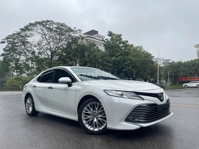 Toyota Camry 2.5Q 2021 dep nhat Viet Nam