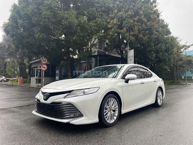 Toyota Camry 2.5Q 2021 dep nhat Viet Nam