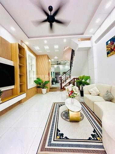 Duy nhất 1 căn 62m2 đường Hồng Bàng, Q11 gần cầu vượt Cây Gõ. Hẻm 5m.