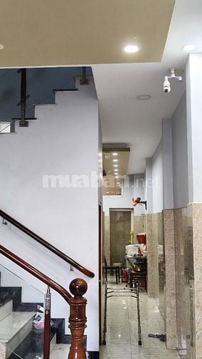 Chủ cần bán gấp nhà đẹp ngay chợ 4*14 trệt 2lau giá 4ty5 thương lượng 