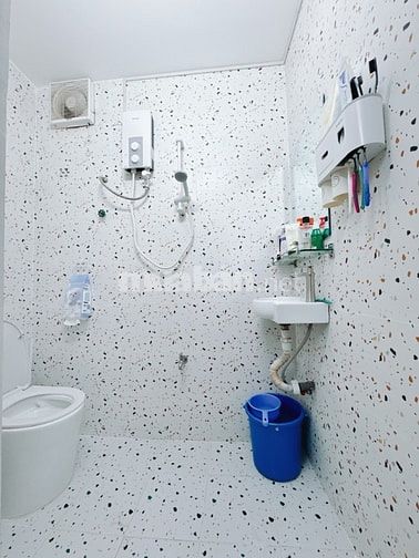 Nhà hẻm Oto Hoàng Diệu, DTSD 100m2, 5 lầu, 3 PN, 4WC, P.9, Q4, 5.8 tỷ!