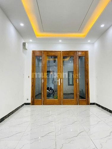 NHÀ LÔ GÓC P LÝ TỰ TRỌNG HÀ ĐÔNG 39M, 5 T, THANG MÁY HƠN 8 TỶ Ở &