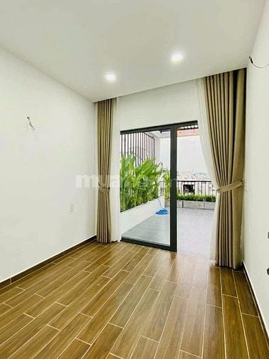 Đi nước ngoài định cư bán gấp nhà ở đường Âu Cơ, phường 14, Tân Bình, 