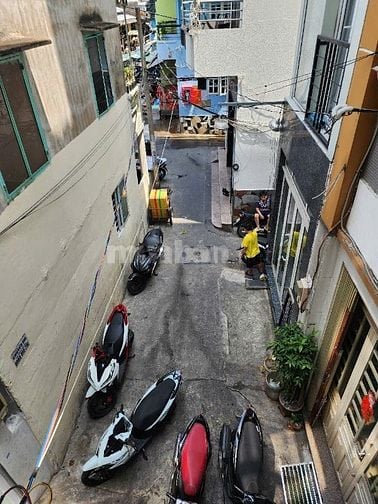Bán nhà hẻm đường Cao Thắng 70m2 giá 9,8 tỷ quận Phú Nhuận.