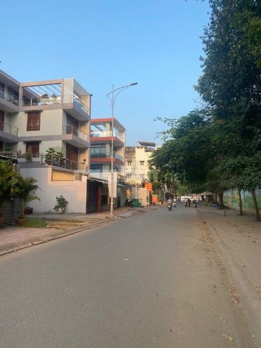Đất góc 2mt 5m x 22m đường LÊ VĂN THỊNH vị trí đẹp, giá tốt 12,6 tỷ