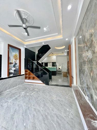 Bán nhà 2 Tầng 98m2 Bửu Hòa,SHR đường xe tăng tung tăng,giá rẻ bèo