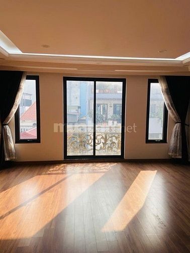 Nhỉnh 20 tỷ Cầu Giấy - 7 tầng thang máy - Thông sàn Kinh doanh - Ô tô 