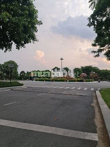 BÁN ĐẤT NỀN (NHÀ PHỐ TM) 4.5x22m, DA FIVE STAR ECO CITY, sổ hồng 2,8tỷ
