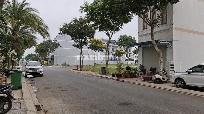 BÁN ĐẤT NỀN (NHÀ PHỐ TM) 4.5x22m, DA FIVE STAR ECO CITY, sổ hồng 2,8tỷ