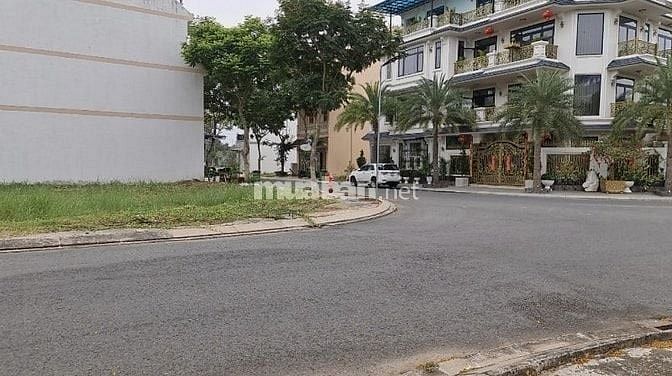 BÁN ĐẤT NỀN (NHÀ PHỐ TM) 4.5x22m, DA FIVE STAR ECO CITY, sổ hồng 2,8tỷ